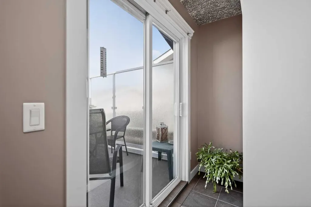 13 Taraglen Road NE Calgary AB T3J 2N7