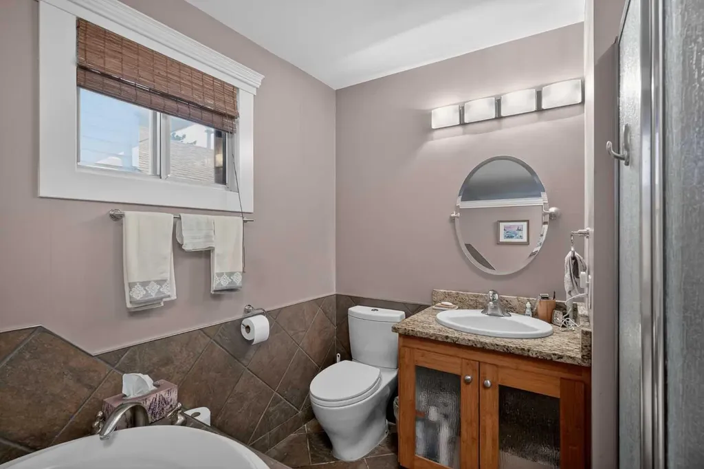 13 Taraglen Road NE Calgary AB T3J 2N7