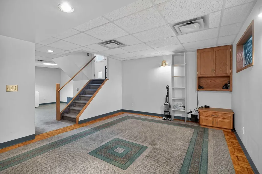 13 Taraglen Road NE Calgary AB T3J 2N7