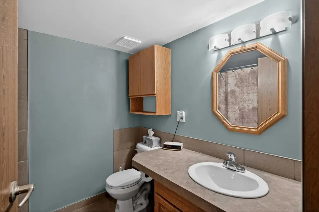 13 Taraglen Road NE Calgary AB T3J 2N7