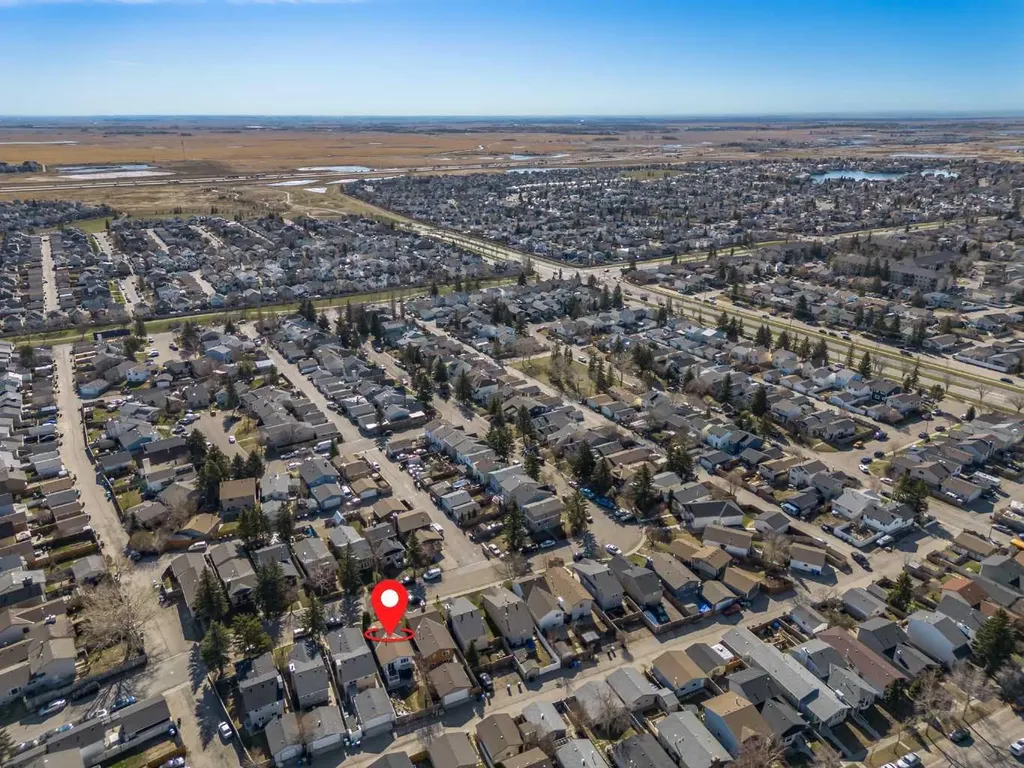 13 Taraglen Road NE Calgary AB T3J 2N7