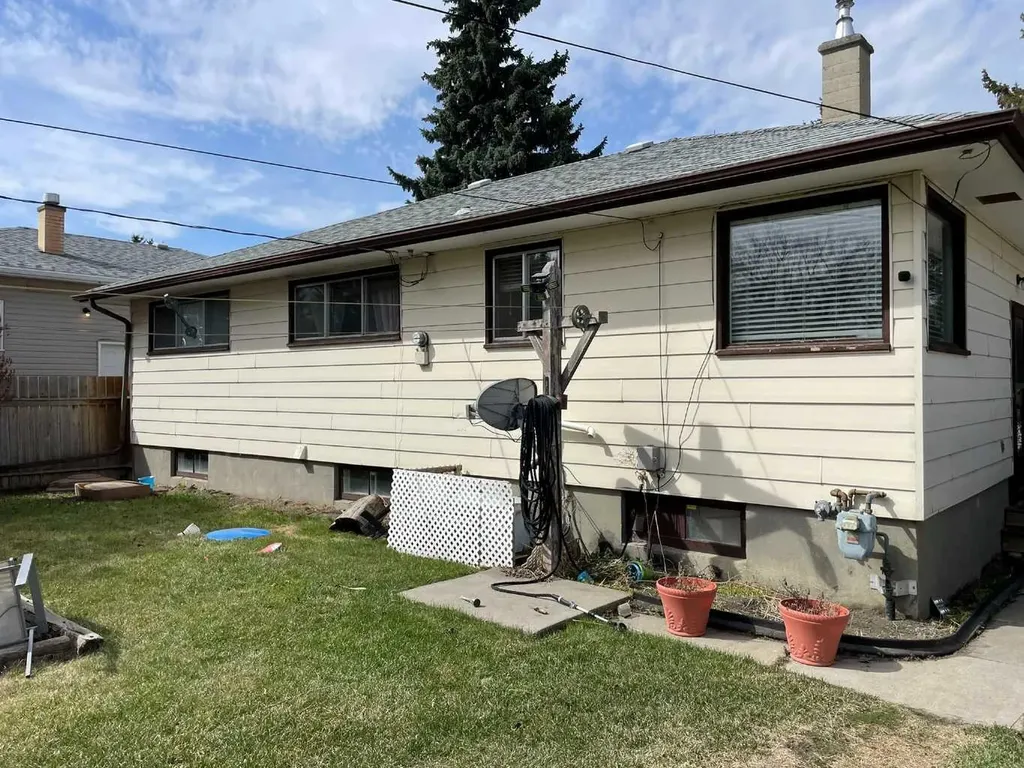 3405 52 Avenue Red Deer AB T4N 4J3