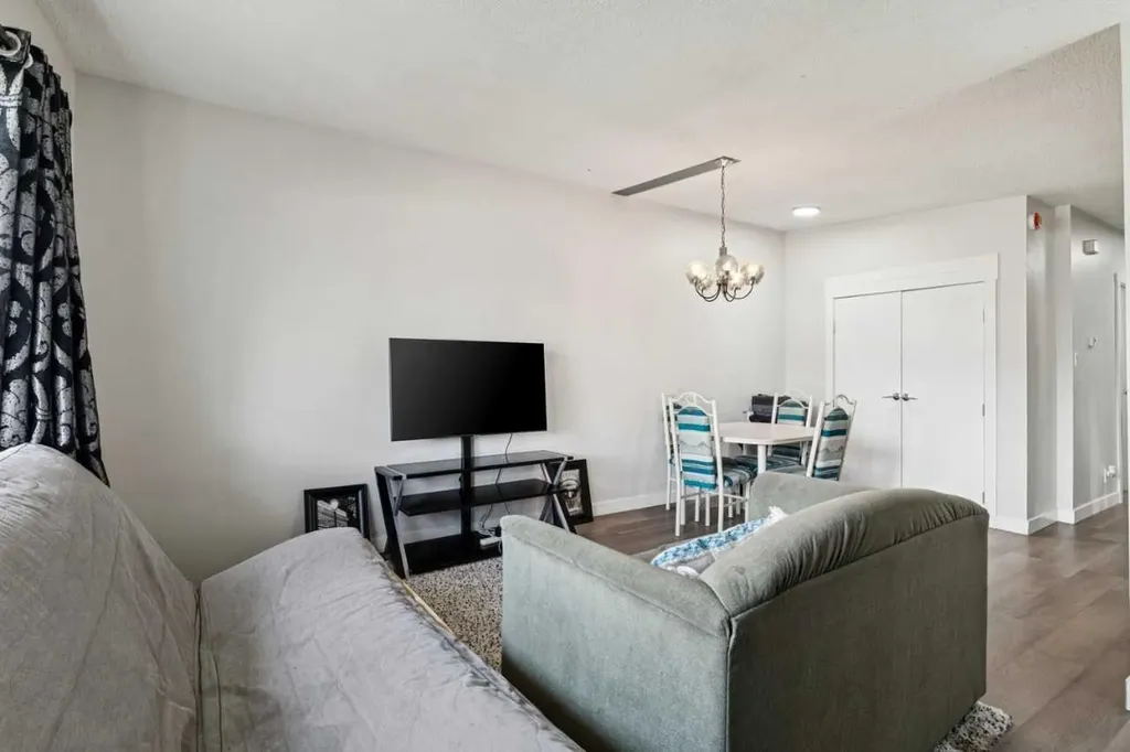 4210 Richmond Road SW Calgary AB T3E4P3