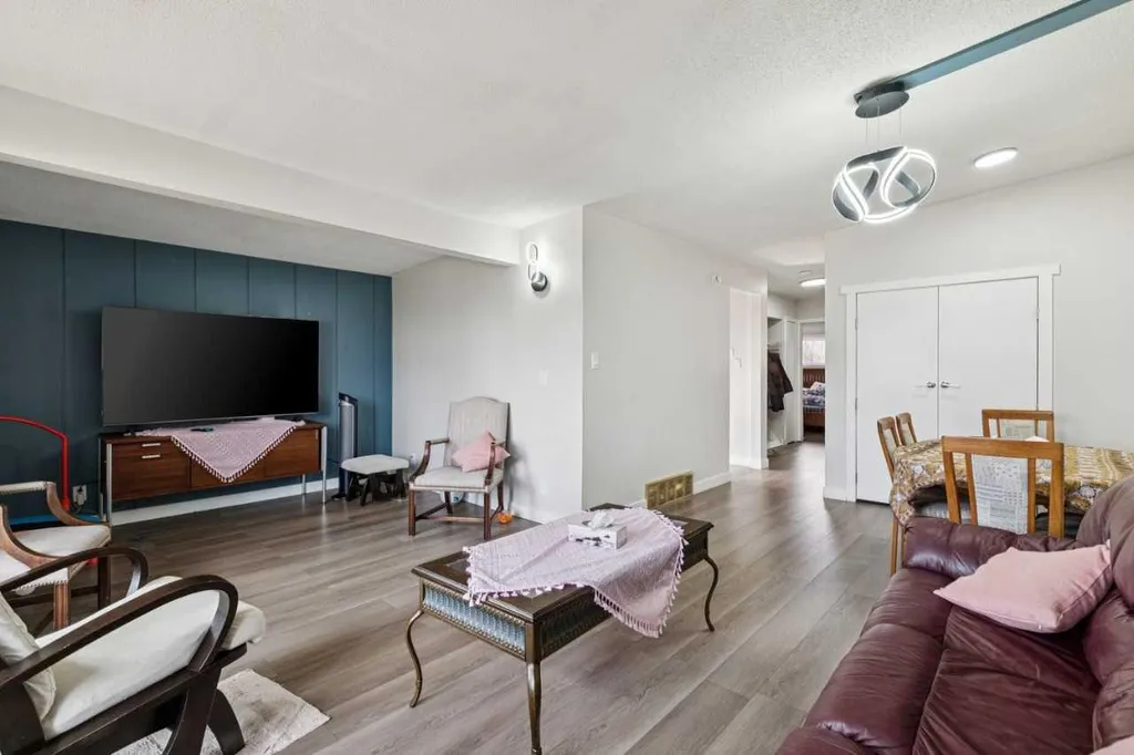 4210 Richmond Road SW Calgary AB T3E4P3