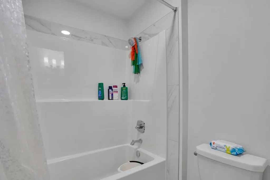 274 Lucas Place NW Calgary AB T3P 1Z3