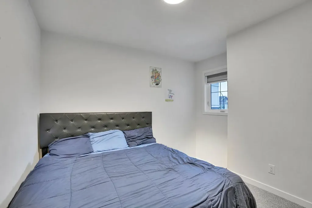 274 Lucas Place NW Calgary AB T3P 1Z3