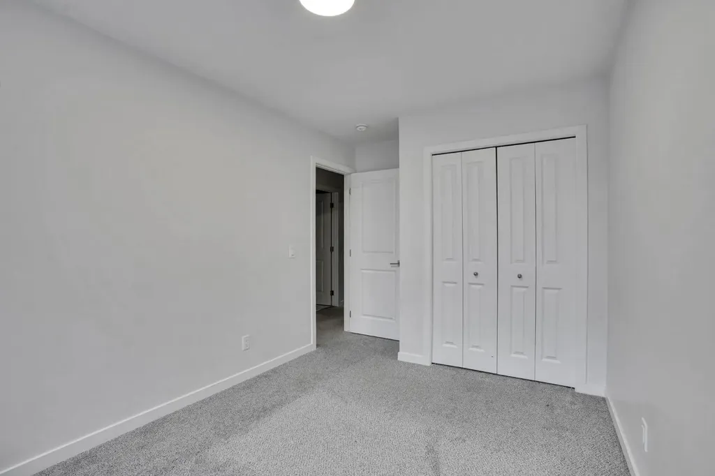 274 Lucas Place NW Calgary AB T3P 1Z3