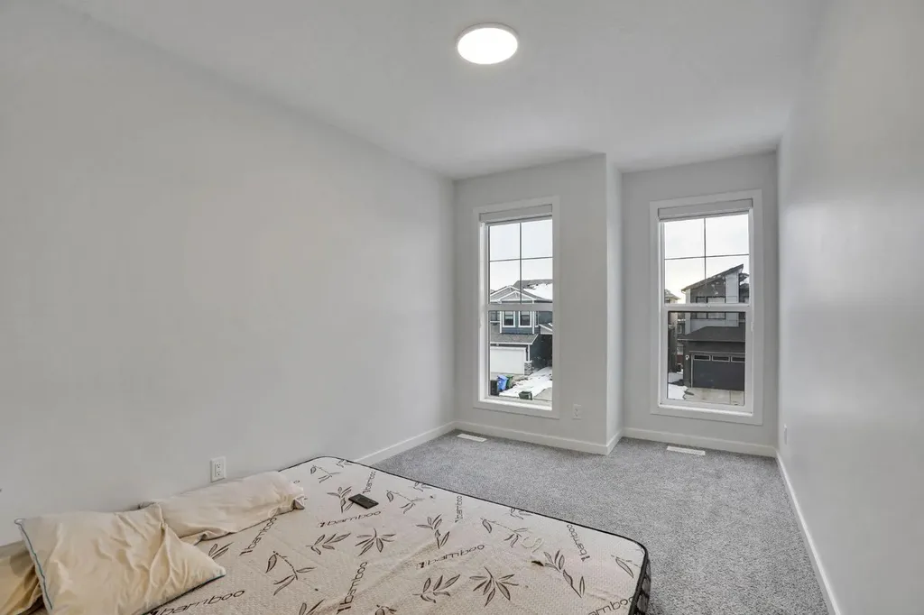 274 Lucas Place NW Calgary AB T3P 1Z3