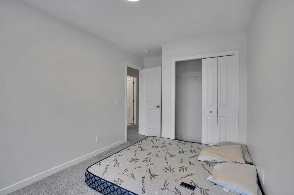 274 Lucas Place NW Calgary AB T3P 1Z3