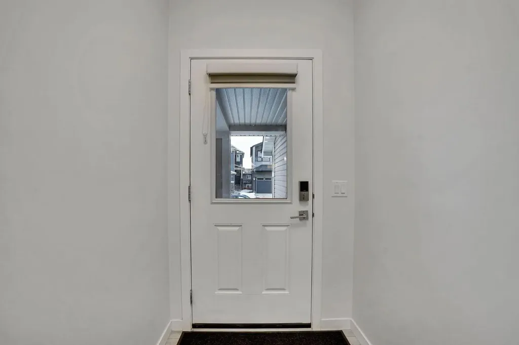 274 Lucas Place NW Calgary AB T3P 1Z3