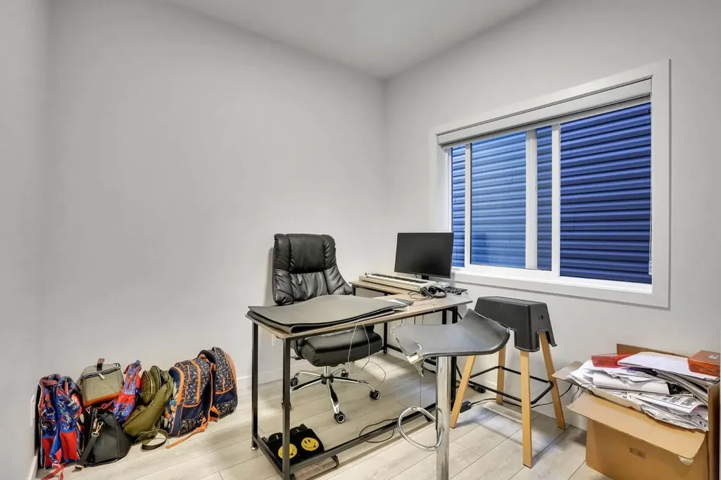 274 Lucas Place NW Calgary AB T3P 1Z3