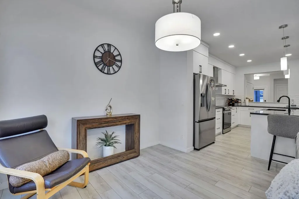 274 Lucas Place NW Calgary AB T3P 1Z3