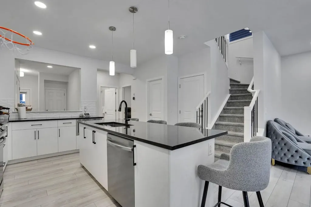 274 Lucas Place NW Calgary AB T3P 1Z3