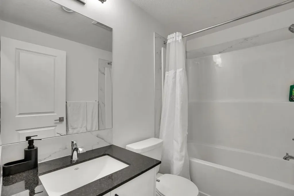 274 Lucas Place NW Calgary AB T3P 1Z3
