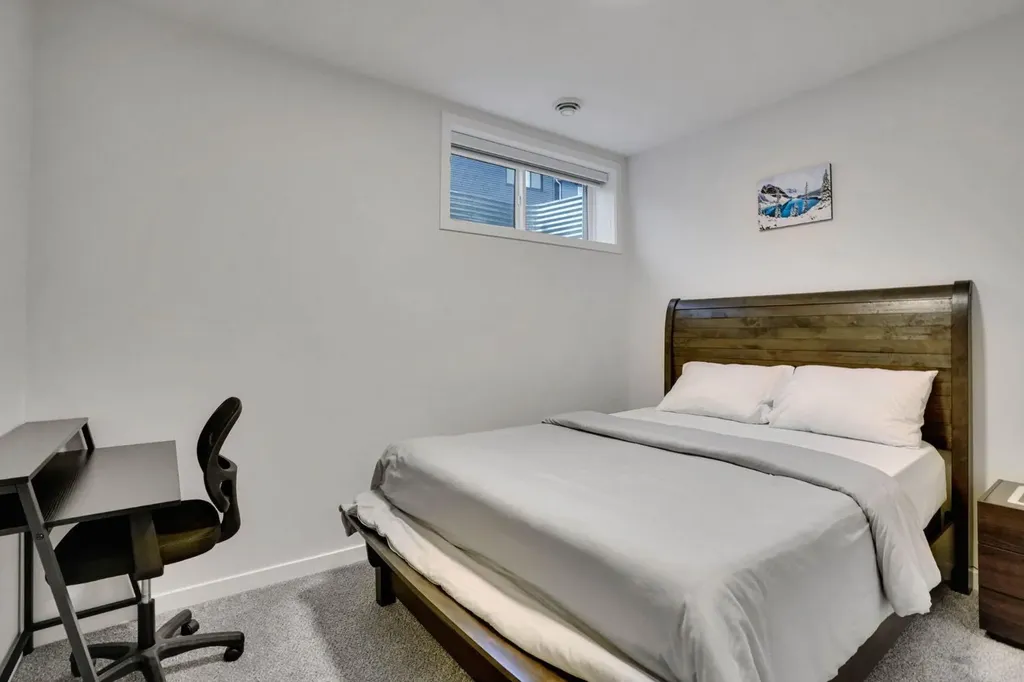 274 Lucas Place NW Calgary AB T3P 1Z3