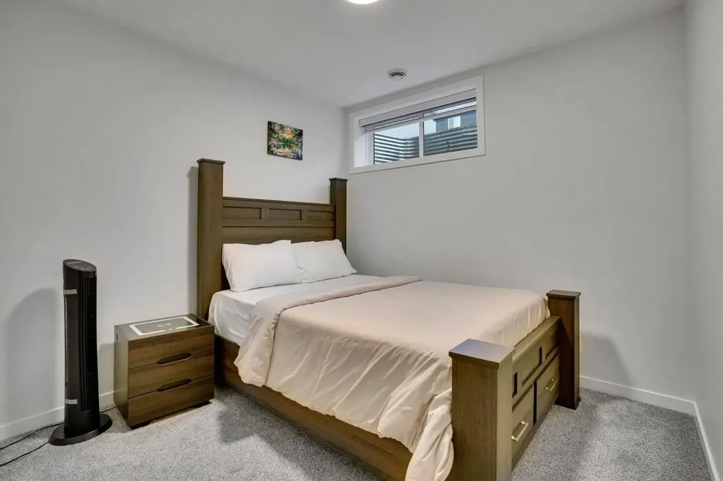 274 Lucas Place NW Calgary AB T3P 1Z3