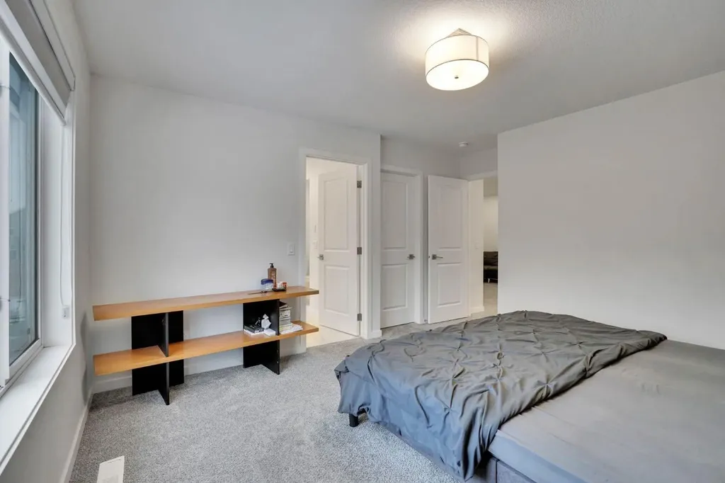 274 Lucas Place NW Calgary AB T3P 1Z3