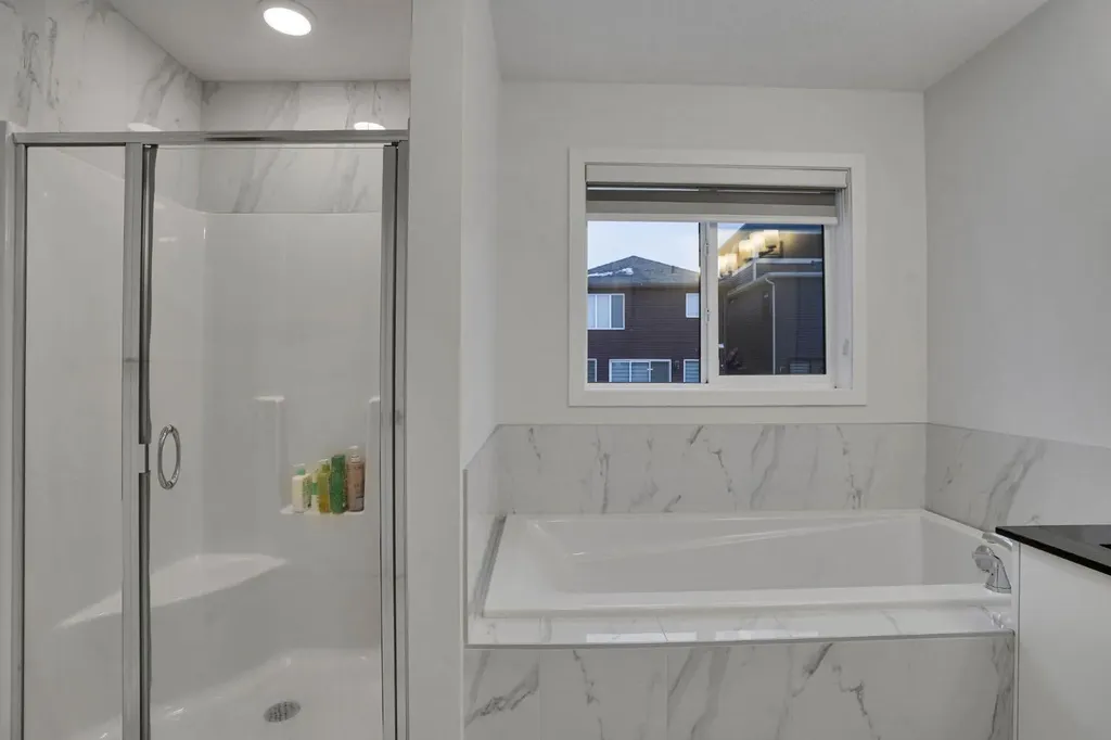 274 Lucas Place NW Calgary AB T3P 1Z3