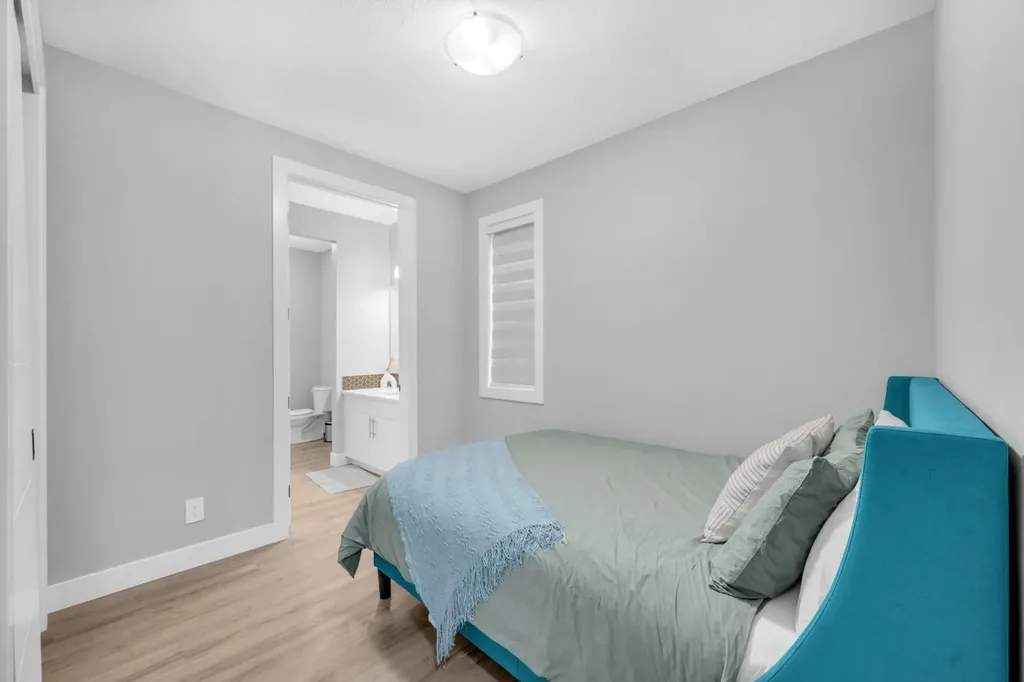 155 Carringham Way NW Calgary AB T4B 3P5