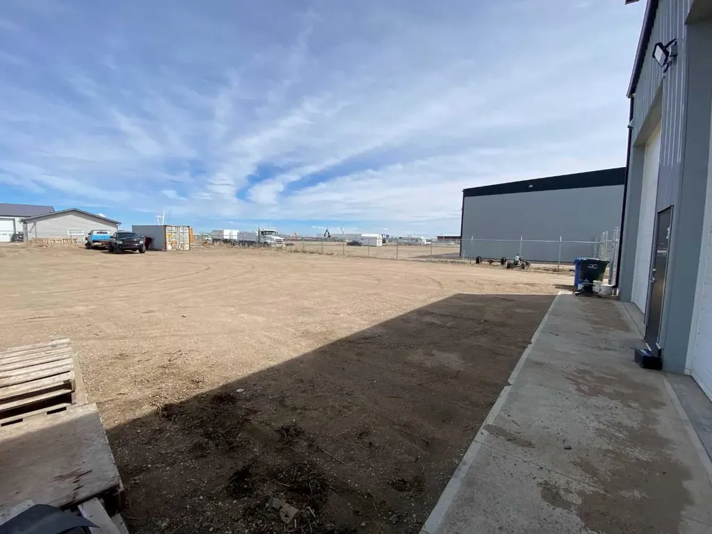 1010 12 Avenue Coaldale AB T0K 1K7