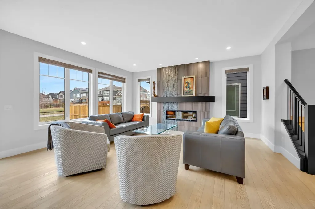192 Magnolia Manor SE Calgary AB T3M 3J1