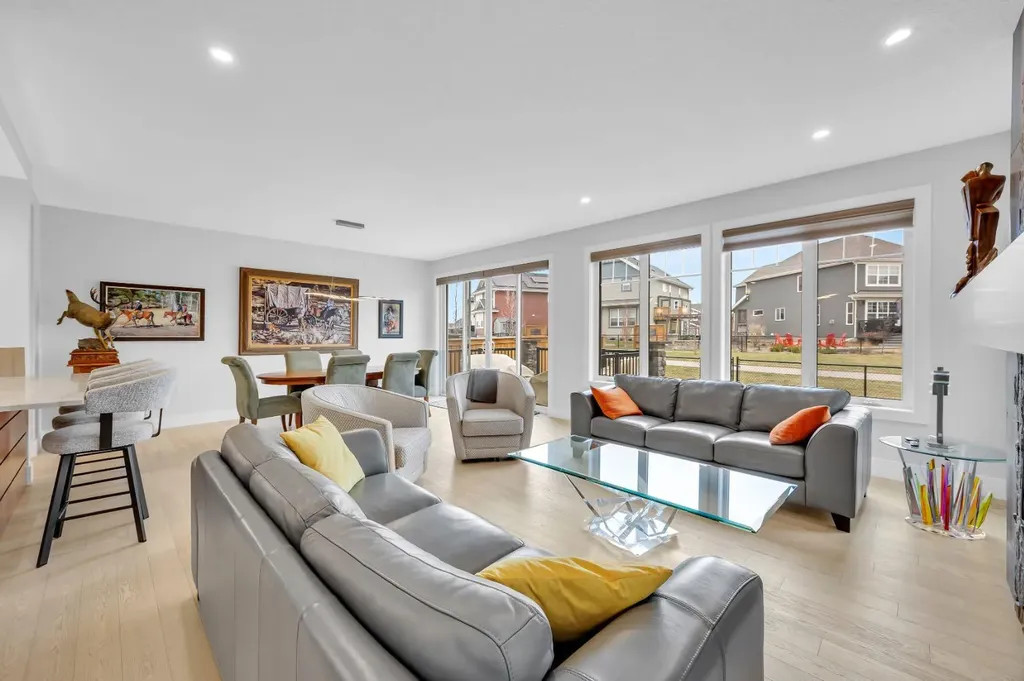 192 Magnolia Manor SE Calgary AB T3M 3J1