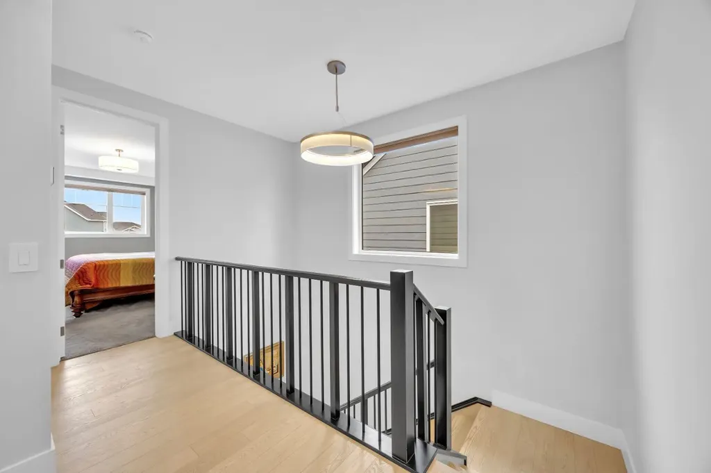 192 Magnolia Manor SE Calgary AB T3M 3J1