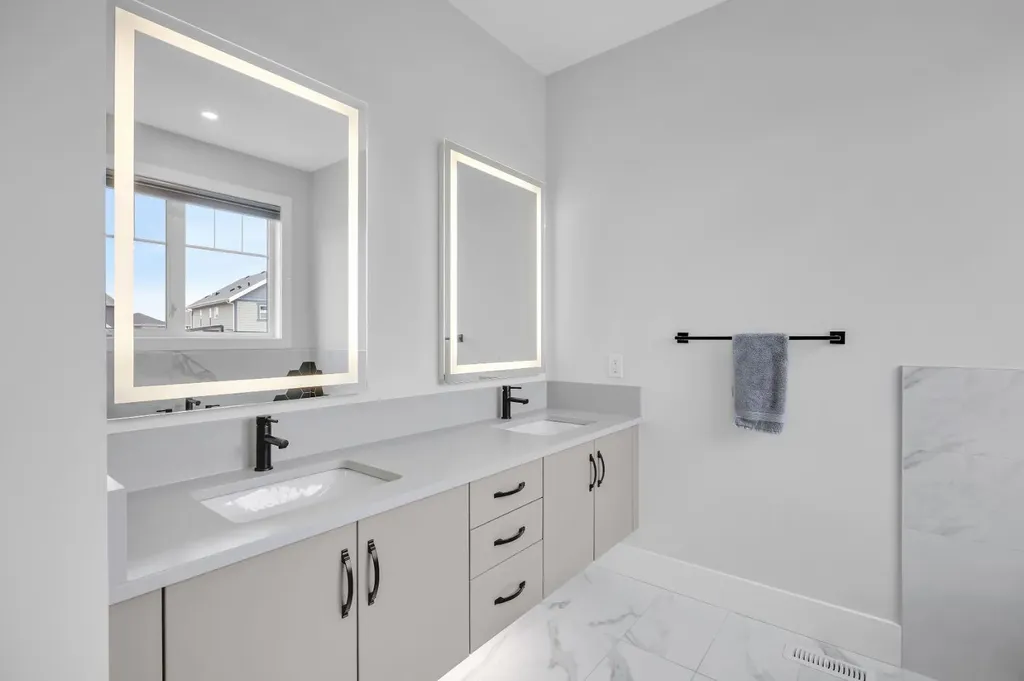 192 Magnolia Manor SE Calgary AB T3M 3J1