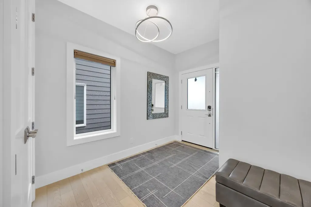 192 Magnolia Manor SE Calgary AB T3M 3J1