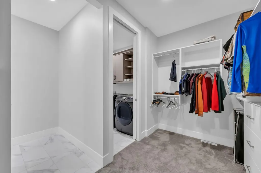 192 Magnolia Manor SE Calgary AB T3M 3J1