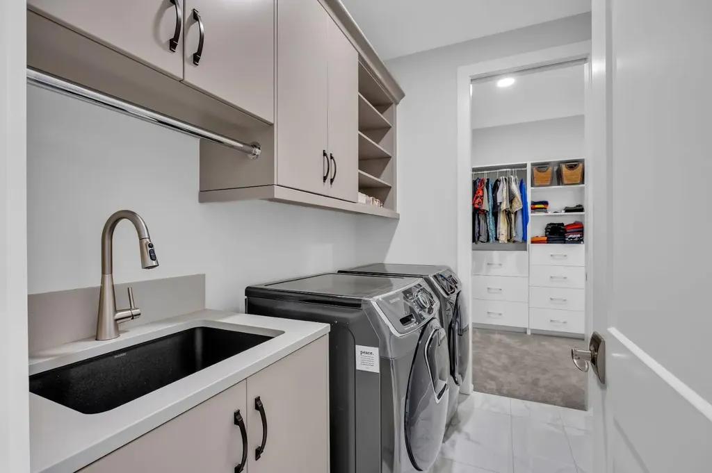 192 Magnolia Manor SE Calgary AB T3M 3J1