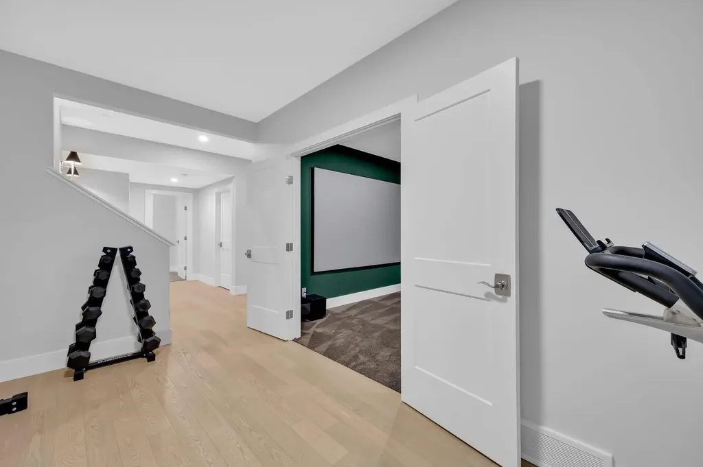 192 Magnolia Manor SE Calgary AB T3M 3J1