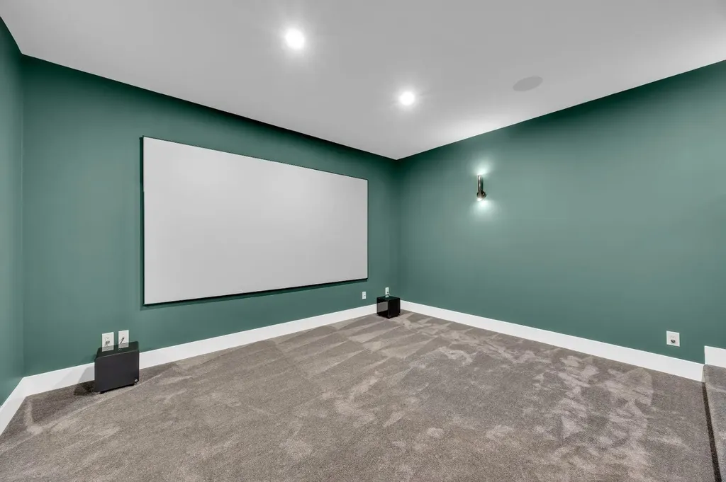 192 Magnolia Manor SE Calgary AB T3M 3J1