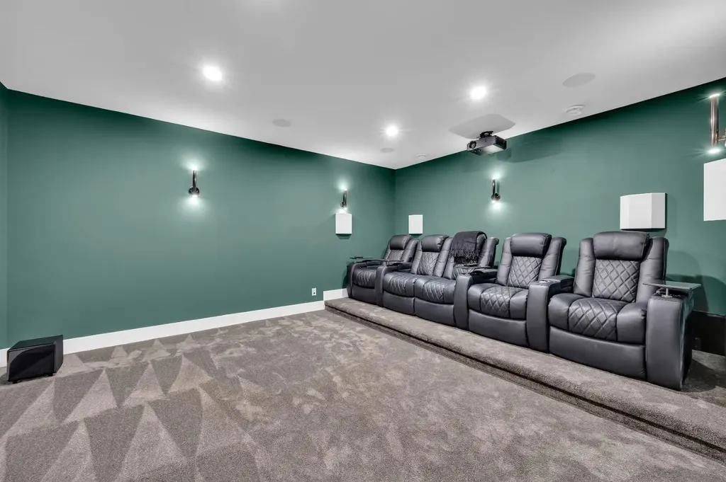 192 Magnolia Manor SE Calgary AB T3M 3J1