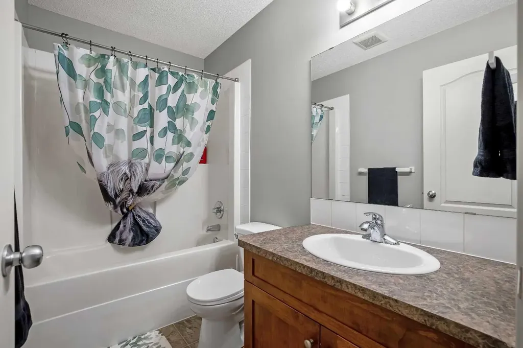 146 Aspen Mews Strathmore AB T1P 1X7