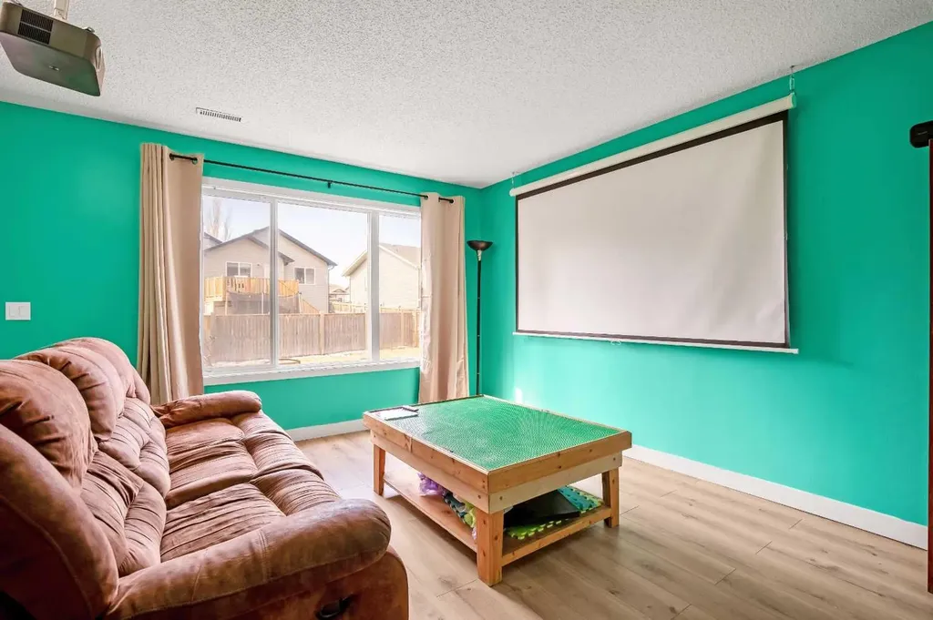 146 Aspen Mews Strathmore AB T1P 1X7