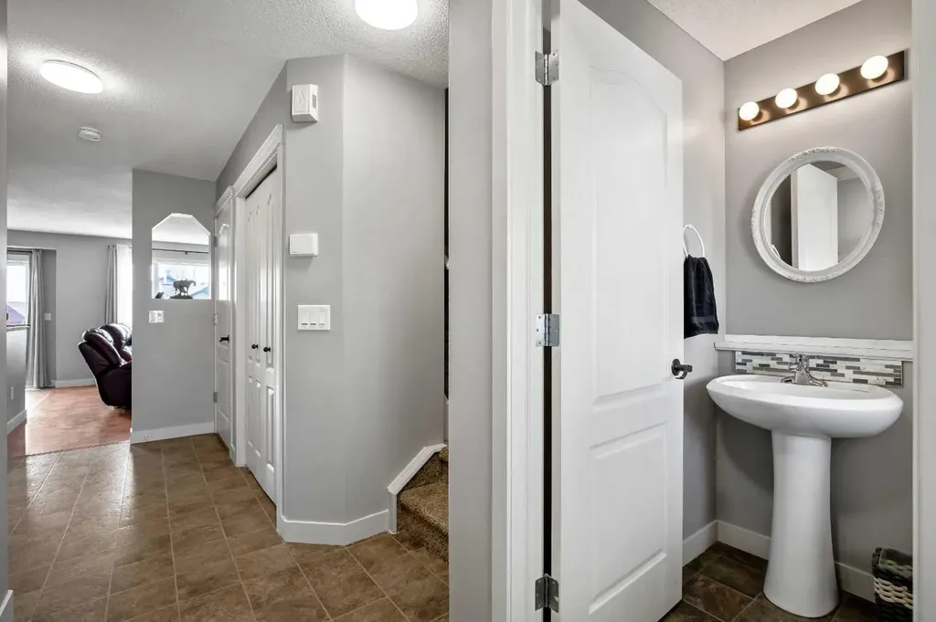 146 Aspen Mews Strathmore AB T1P 1X7