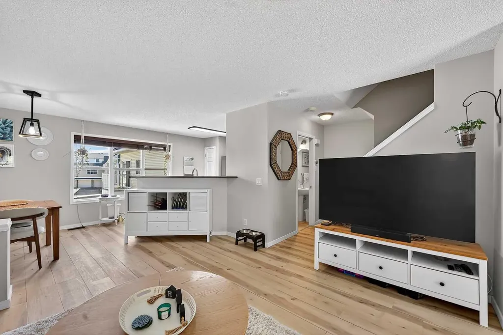 138 Promenade Way SE Calgary AB T2Z 4E9