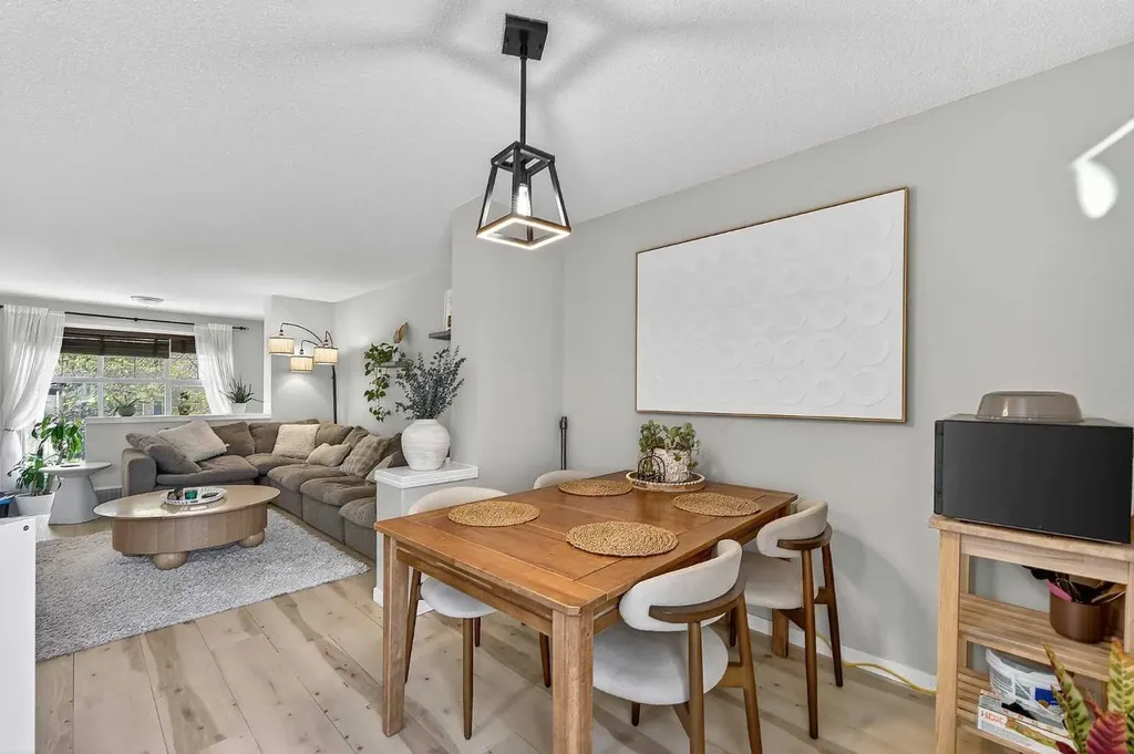 138 Promenade Way SE Calgary AB T2Z 4E9