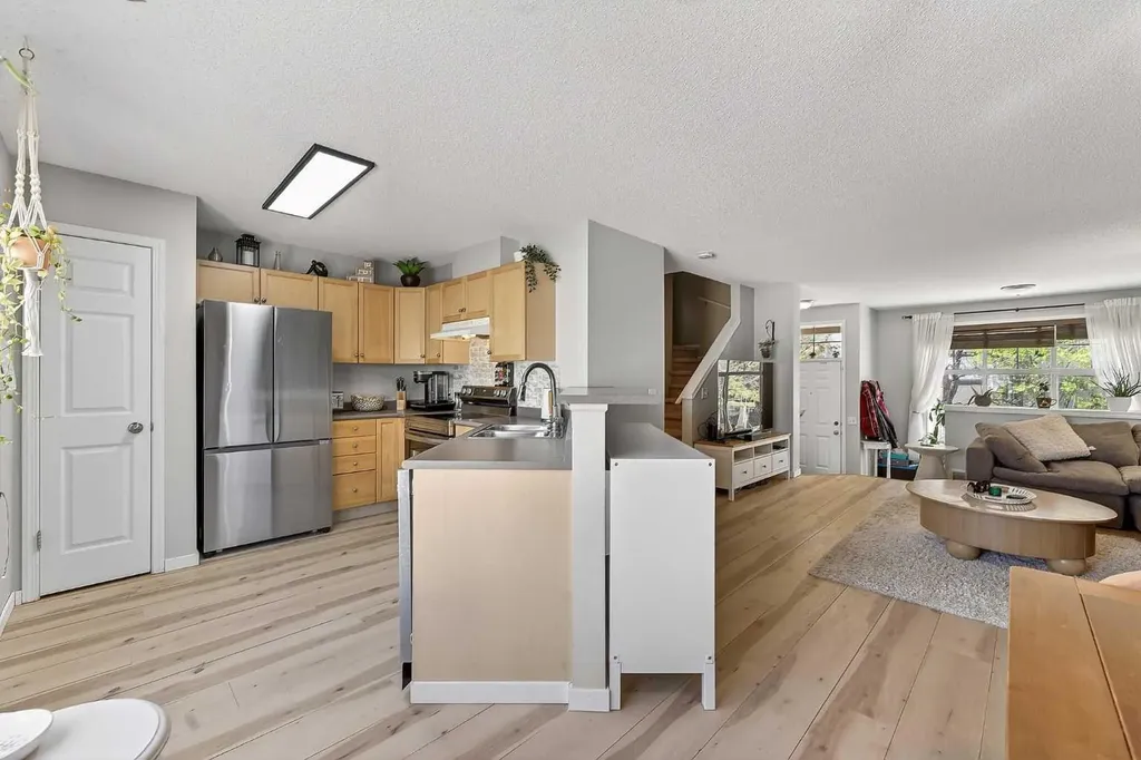 138 Promenade Way SE Calgary AB T2Z 4E9