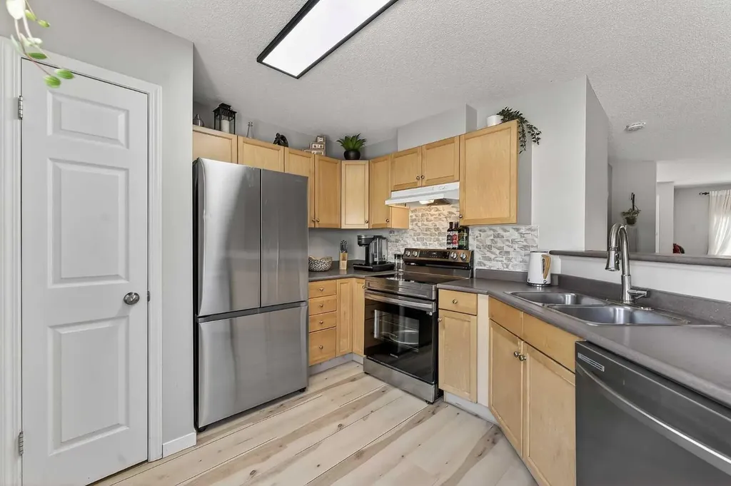 138 Promenade Way SE Calgary AB T2Z 4E9