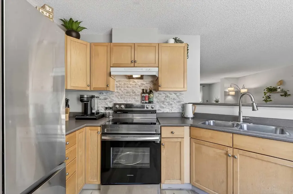 138 Promenade Way SE Calgary AB T2Z 4E9