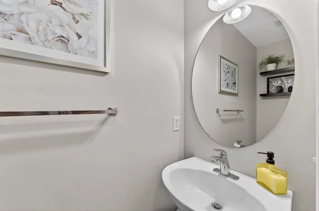 138 Promenade Way SE Calgary AB T2Z 4E9