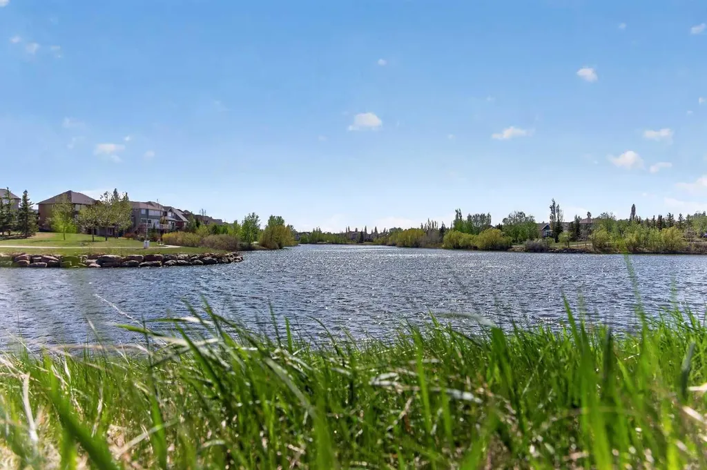 138 Promenade Way SE Calgary AB T2Z 4E9