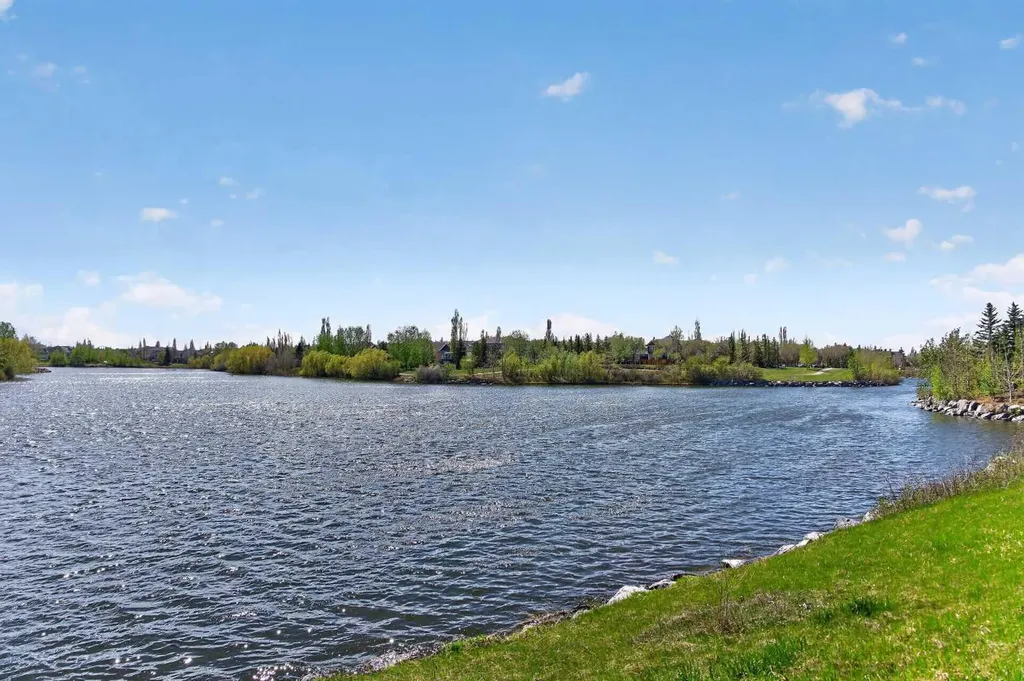 138 Promenade Way SE Calgary AB T2Z 4E9