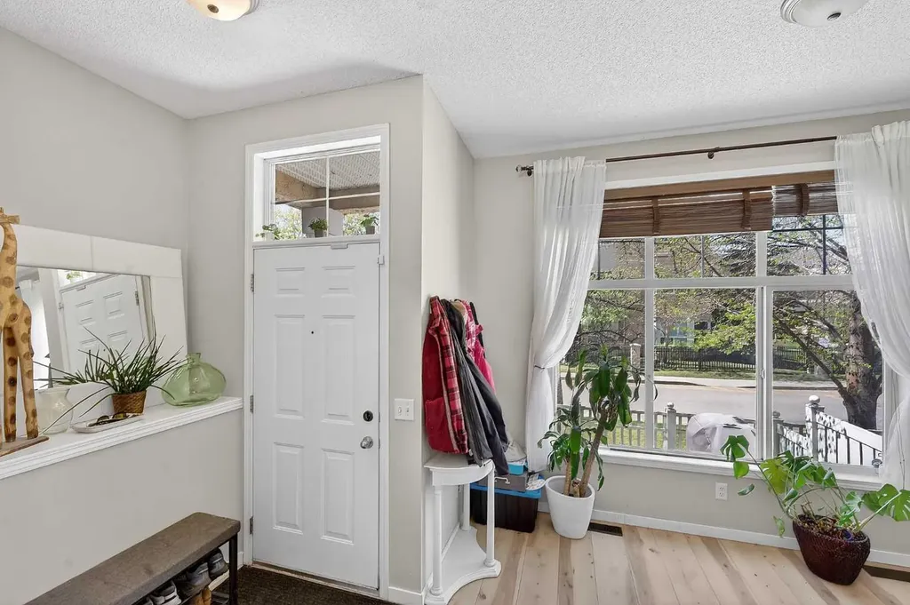 138 Promenade Way SE Calgary AB T2Z 4E9