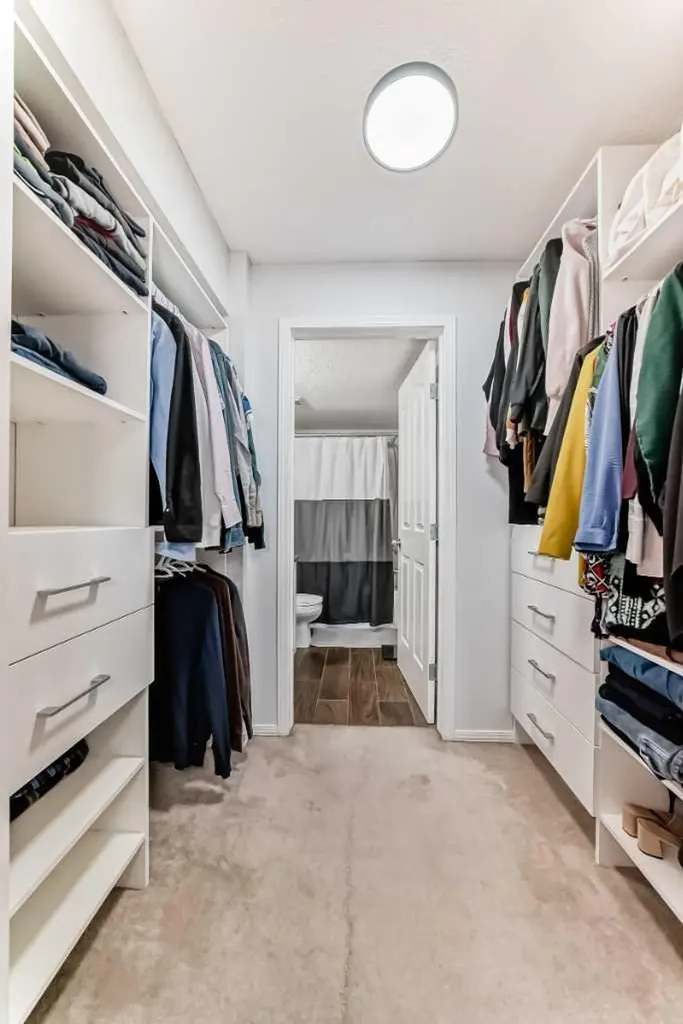 16969 24 Street SW Calgary AB T2Y0H9