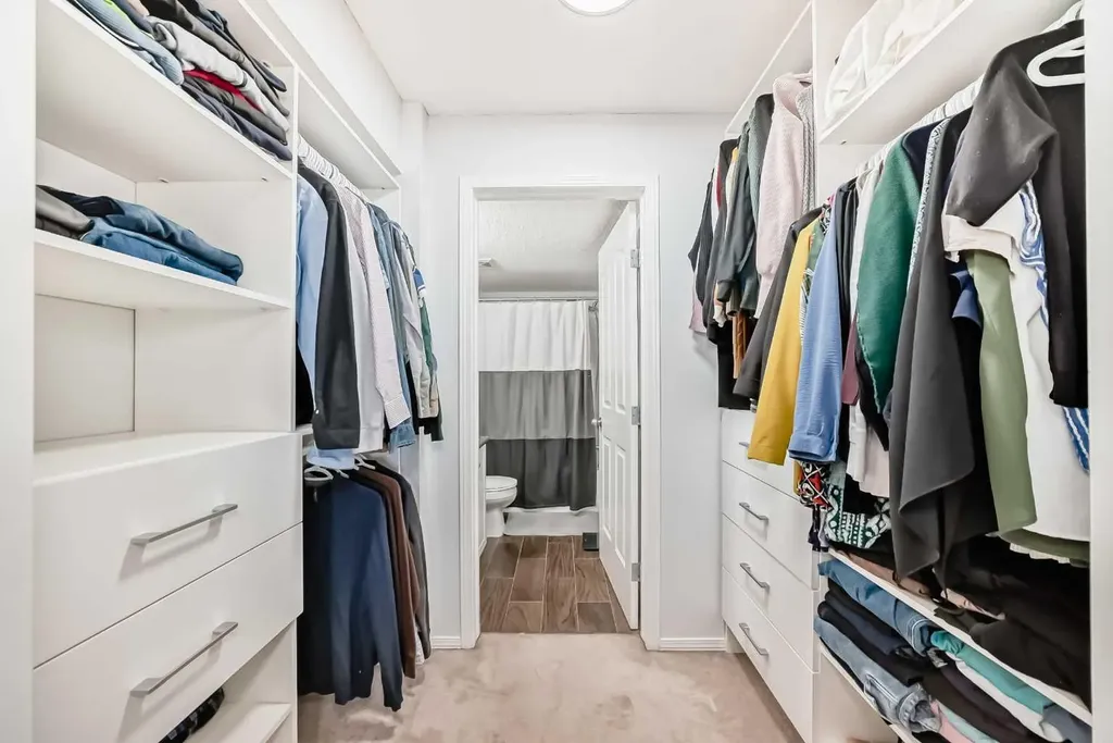 16969 24 Street SW Calgary AB T2Y0H9