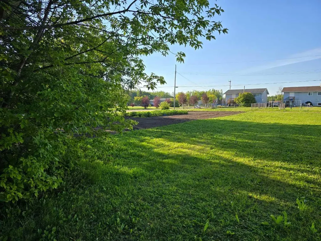 217 2 Avenue NE Mclennan AB T0H 2L0