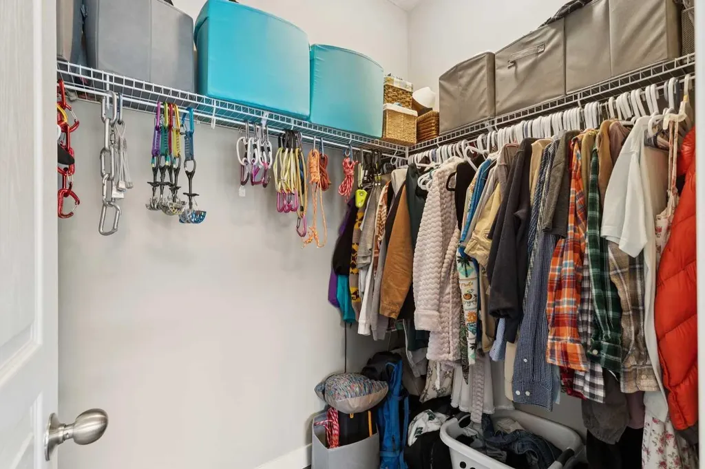 1127 Mckenzie Towne Row SE Calgary AB T2Z1E1
